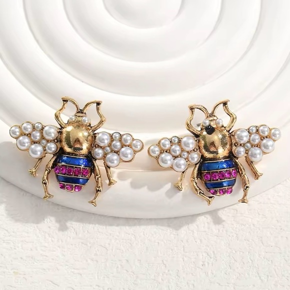 Vintage Style Pearl Bee Stud Earrings for Women Cute Animal Insect Crystal stud - Picture 1 of 5